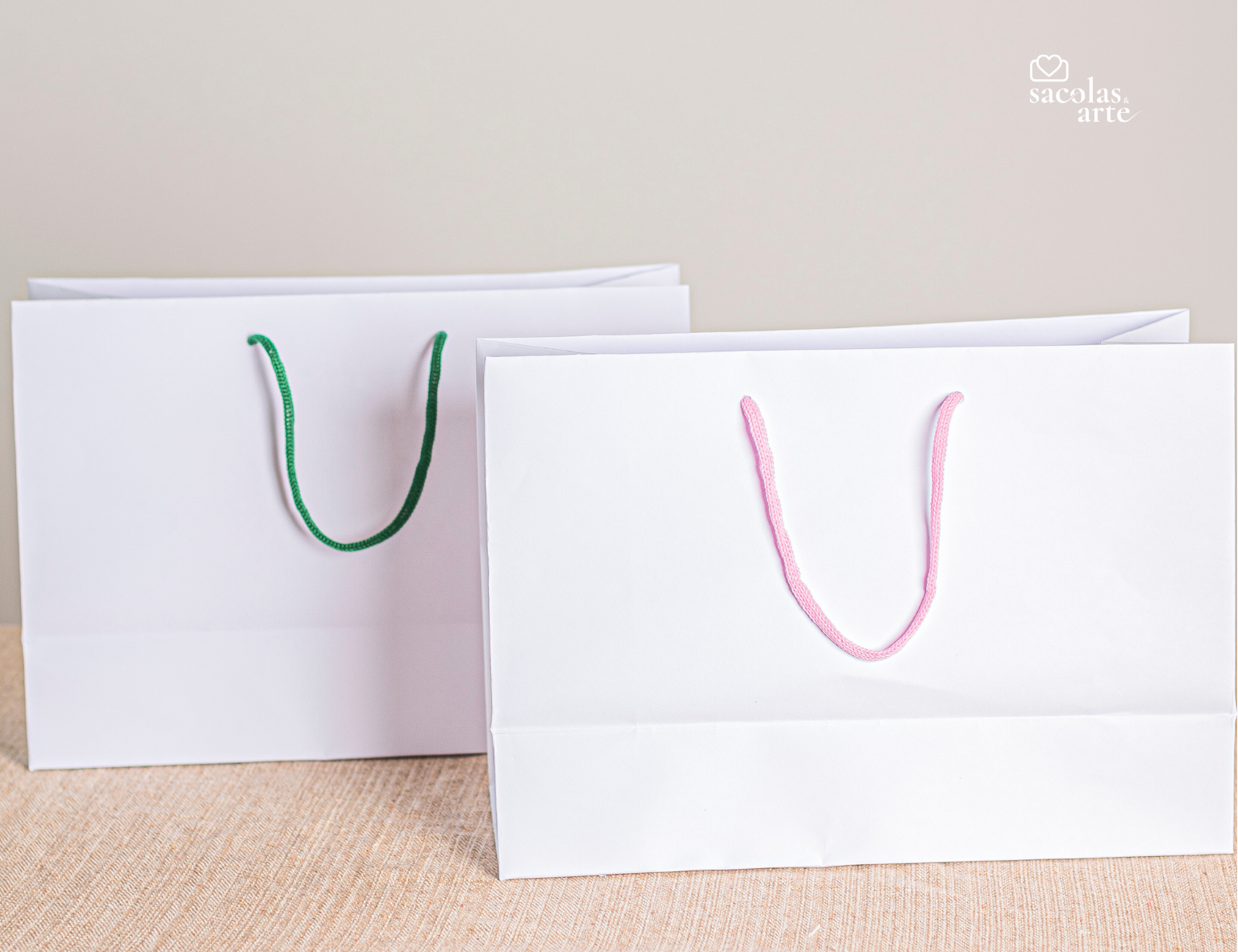 Sacola de Papel Lisa Alça de Fita - 32x12x22