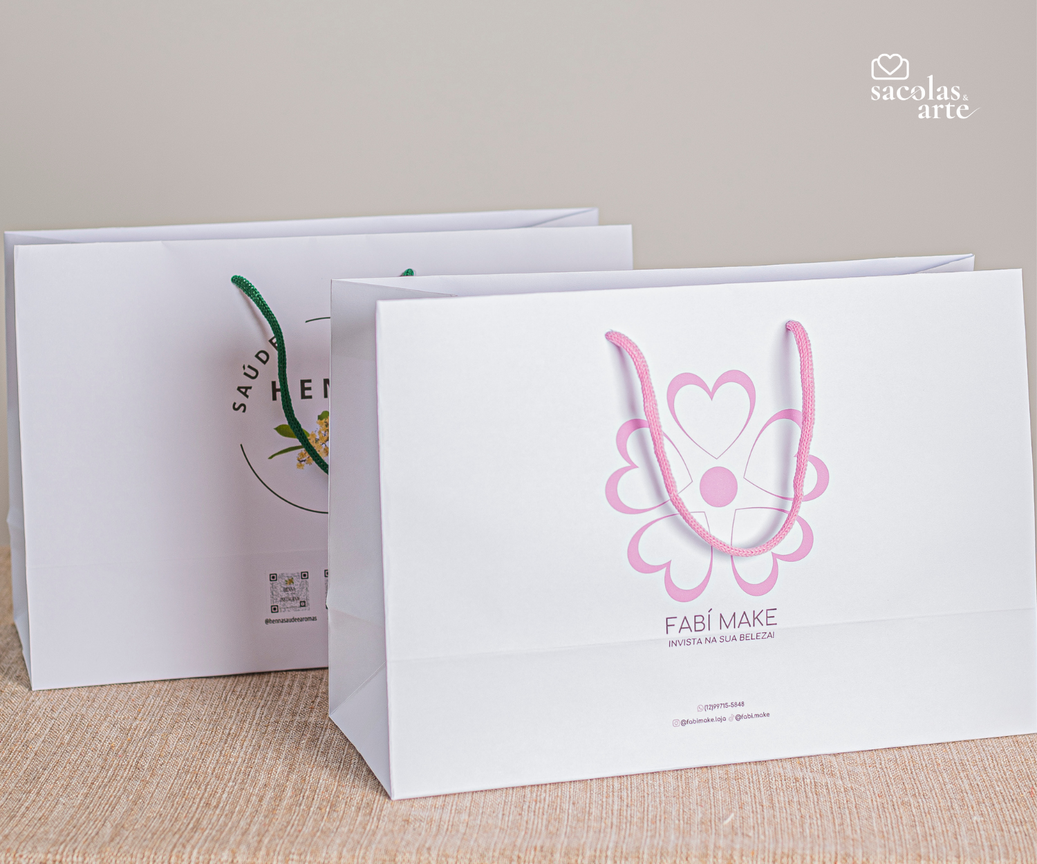 Sacola de Papel Personalizada Alça de Cordão - 32x12x22