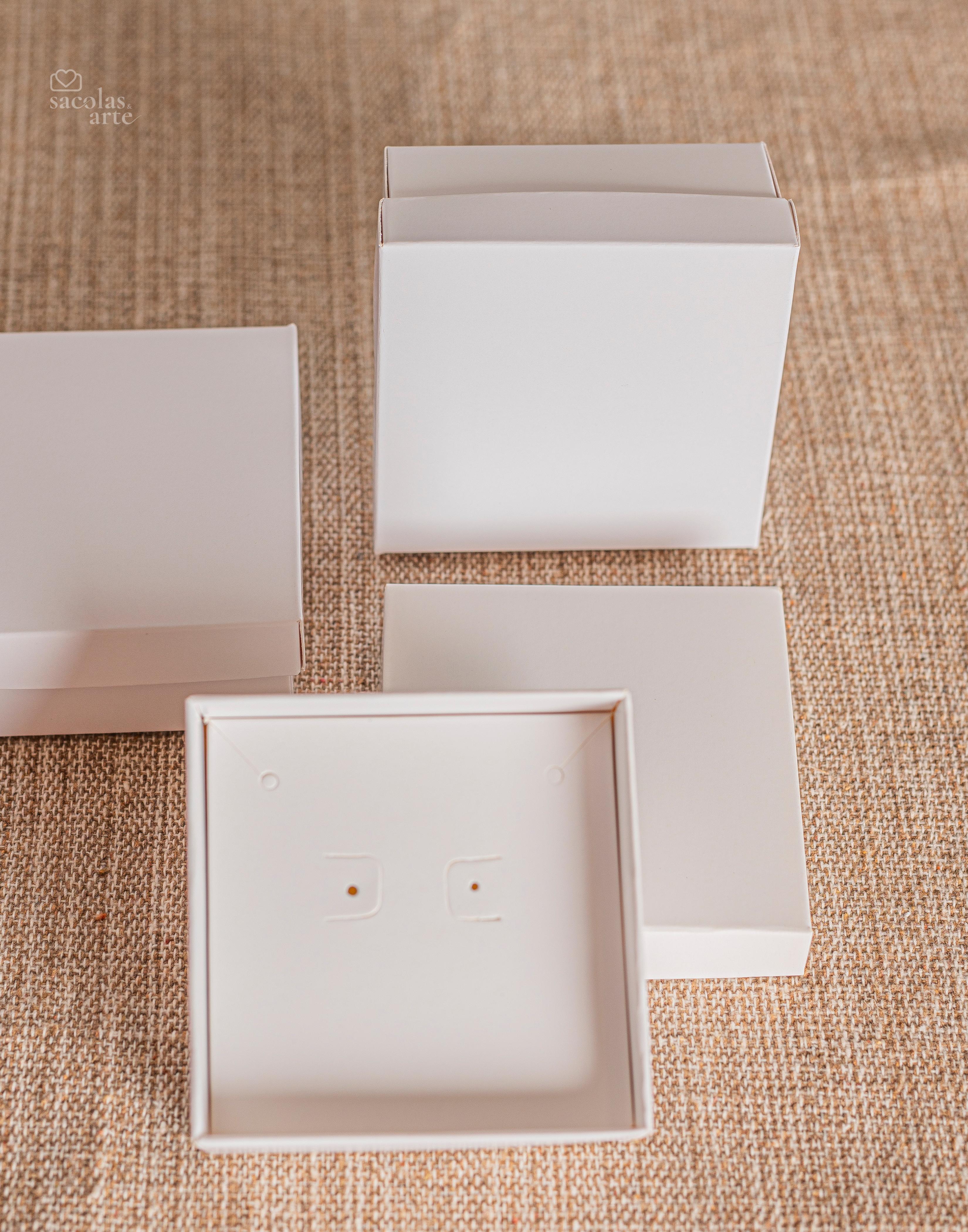 Kit Joia Branco 2 -Sacolas Personalizadas 14x06x15 com alça de Fita + Caixas