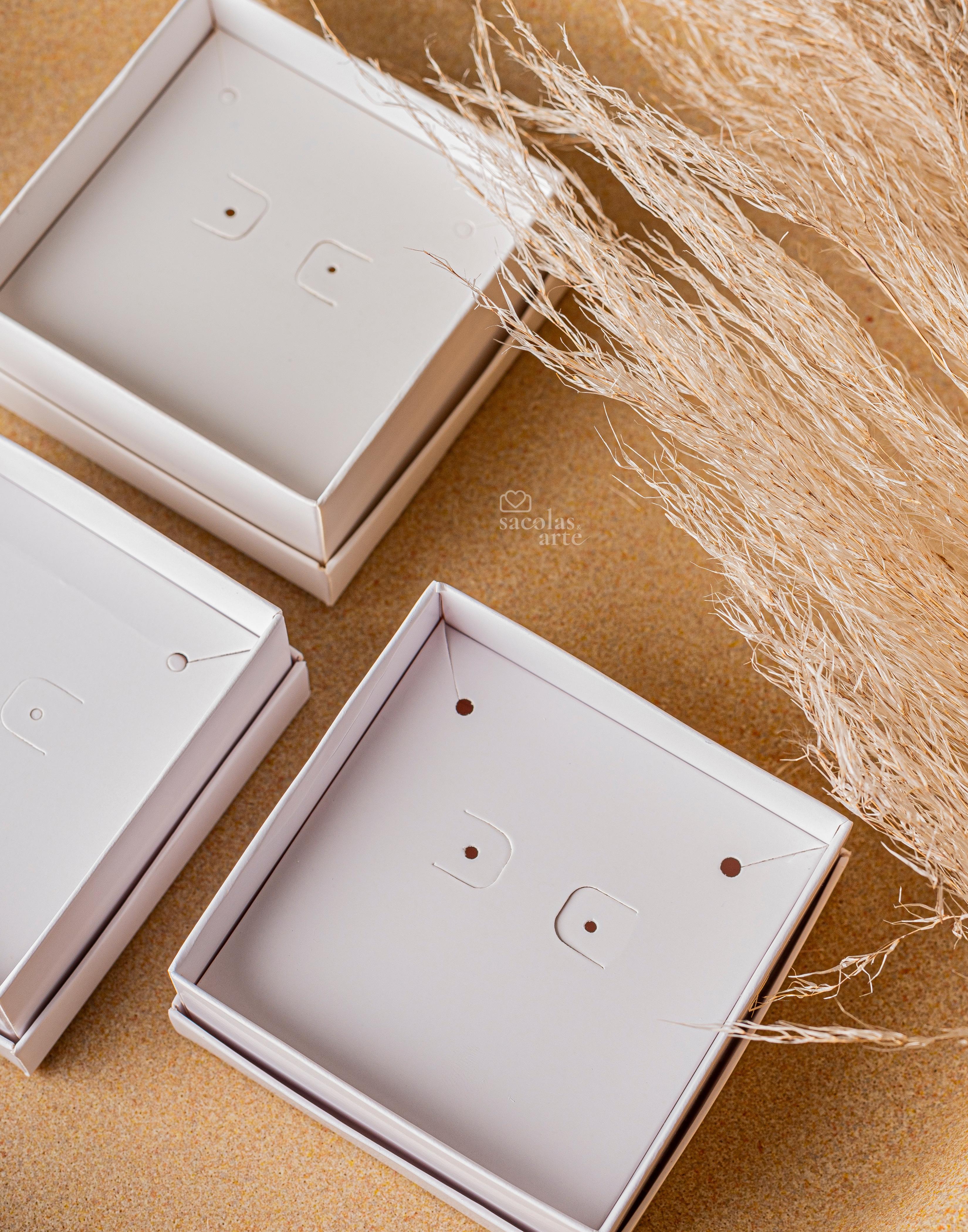 Kit Joia Branco 2 -Sacolas Personalizadas 14x06x15 com alça de Fita + Caixas