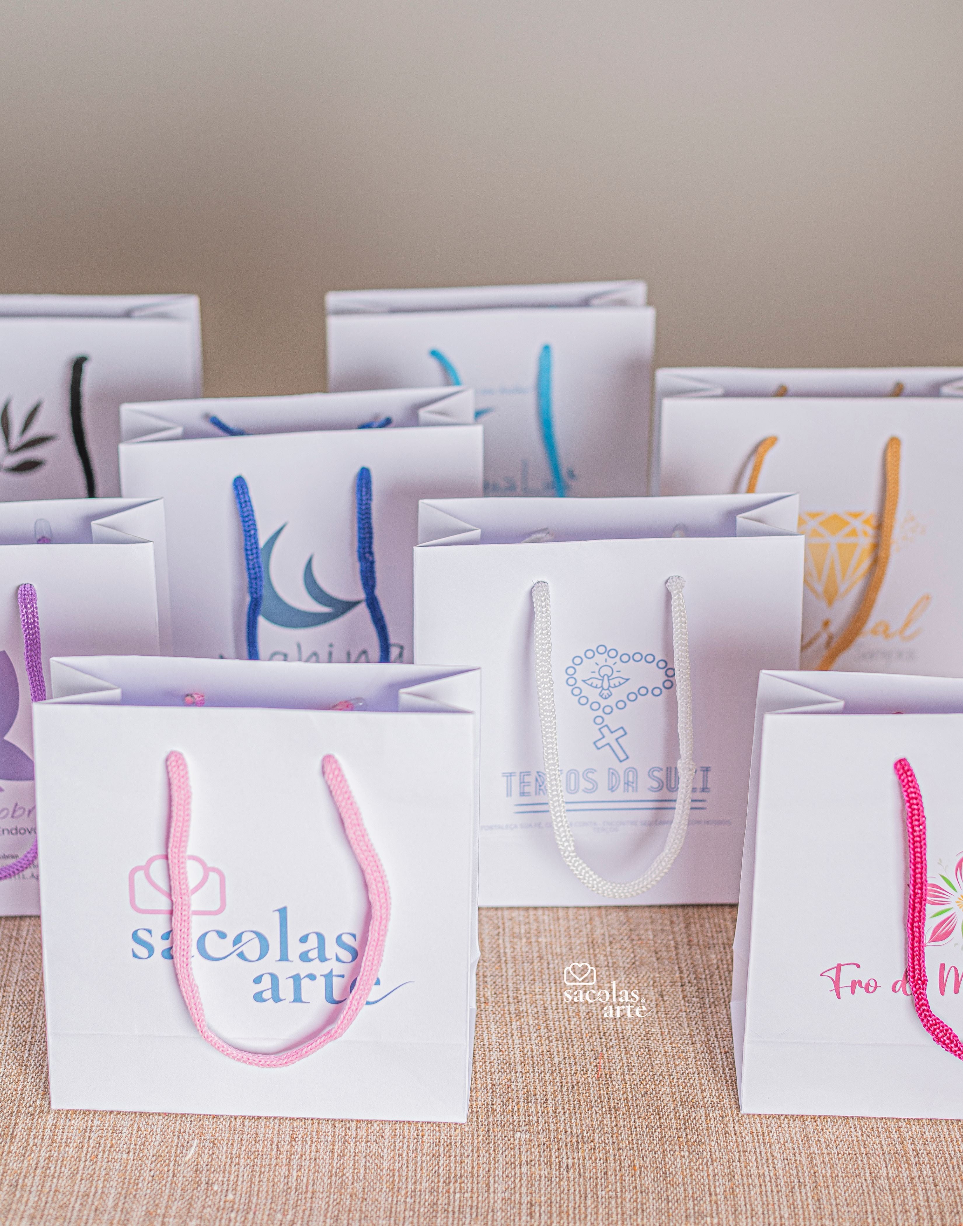 Sacola de Papel Personalizada Alça de Cordão - 14x06x15